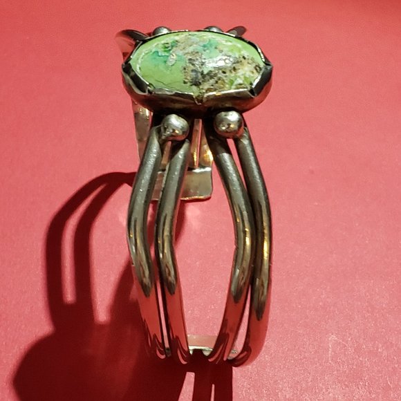 Vintage Southwest Green Turquoise Cuff Bracelet - Picture 4 of 5
